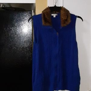 Sweater Vest with Fur Collar